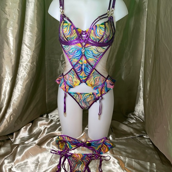 Honey Birdette Other - Honey Birdette Solange 5 PC Set